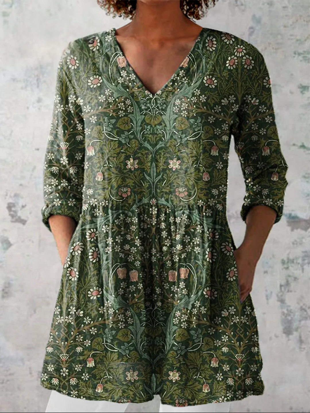 Amalie™ | Lang Bluse med V-udskæring