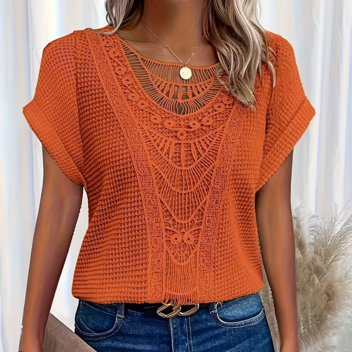 Vanja | Stilfuld Top med Blonde Detalje