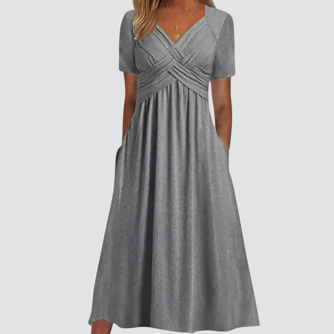 Mirella™ | Stilfuld V-hals Kjole