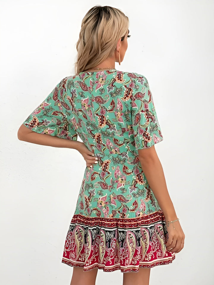 Delia | Stilfuld Paisley-Print Kjole med Bindebånd